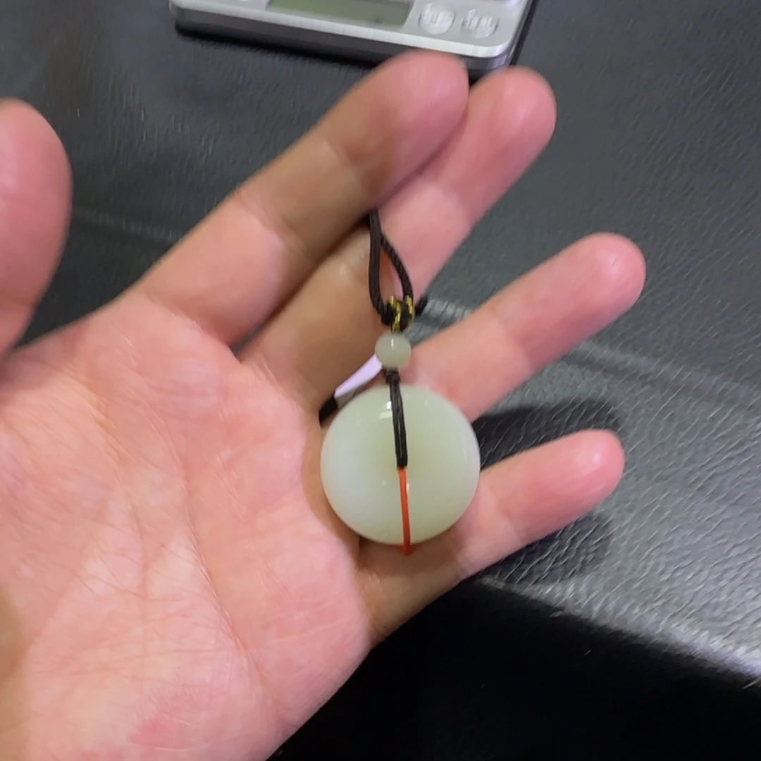 和田玉未镶嵌吊坠(赠链)