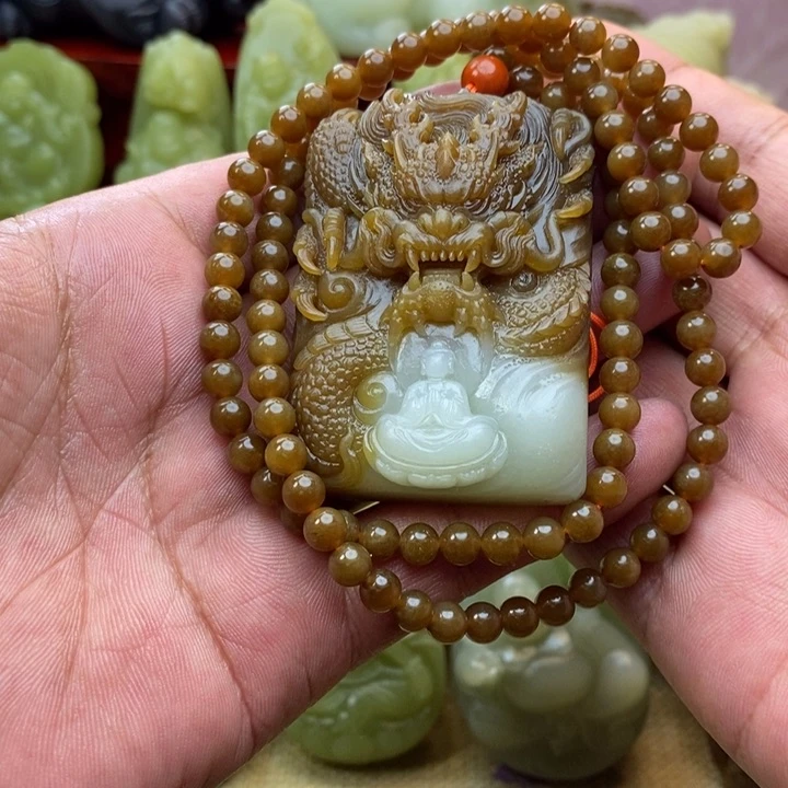 老***大和田玉未镶嵌颈饰定制