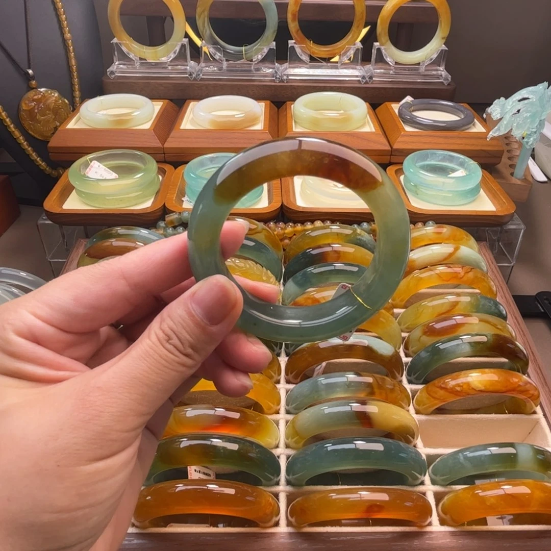 蛇纹石玉未镶嵌手镯54