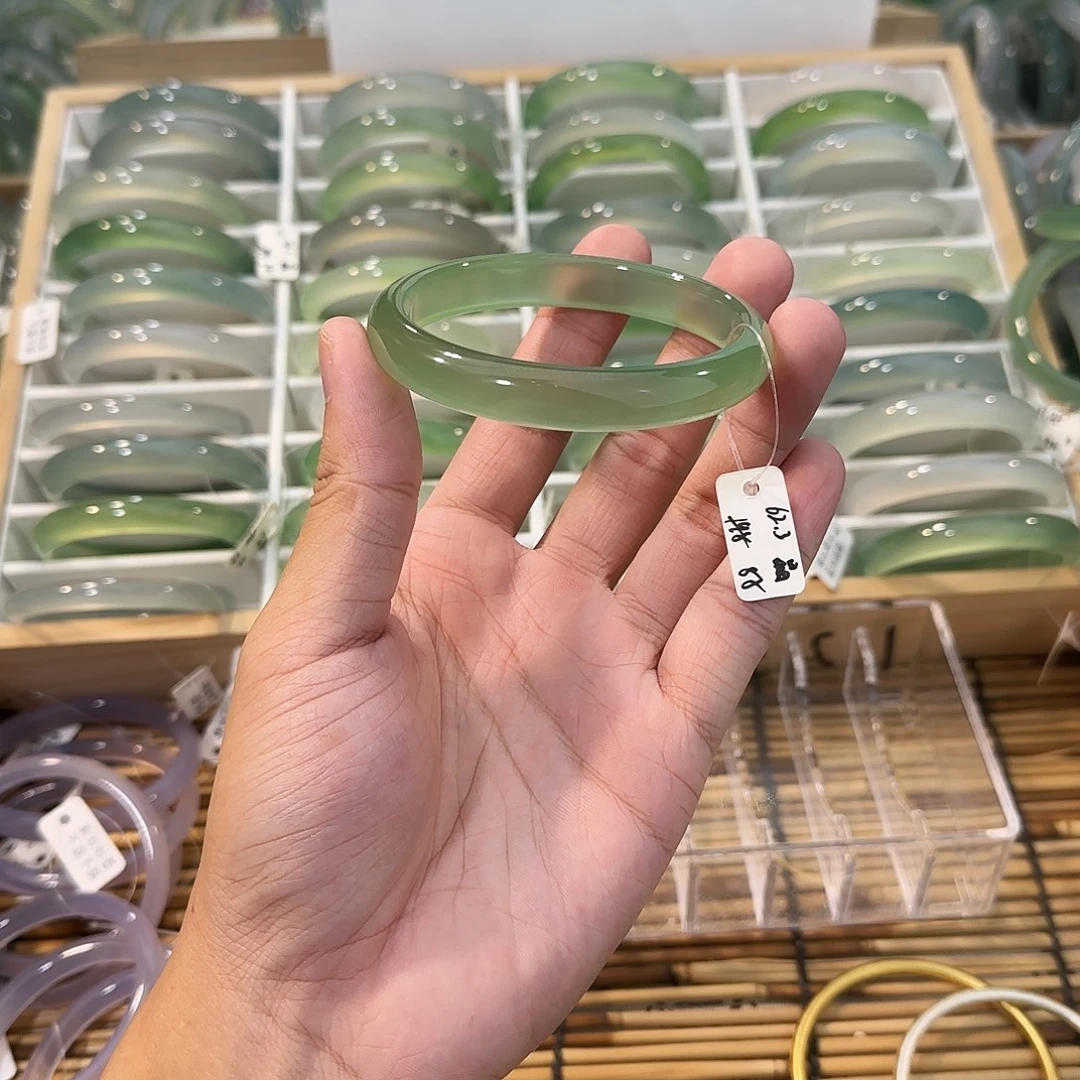 玛瑙/玉髓未镶嵌手镯圈口62.3