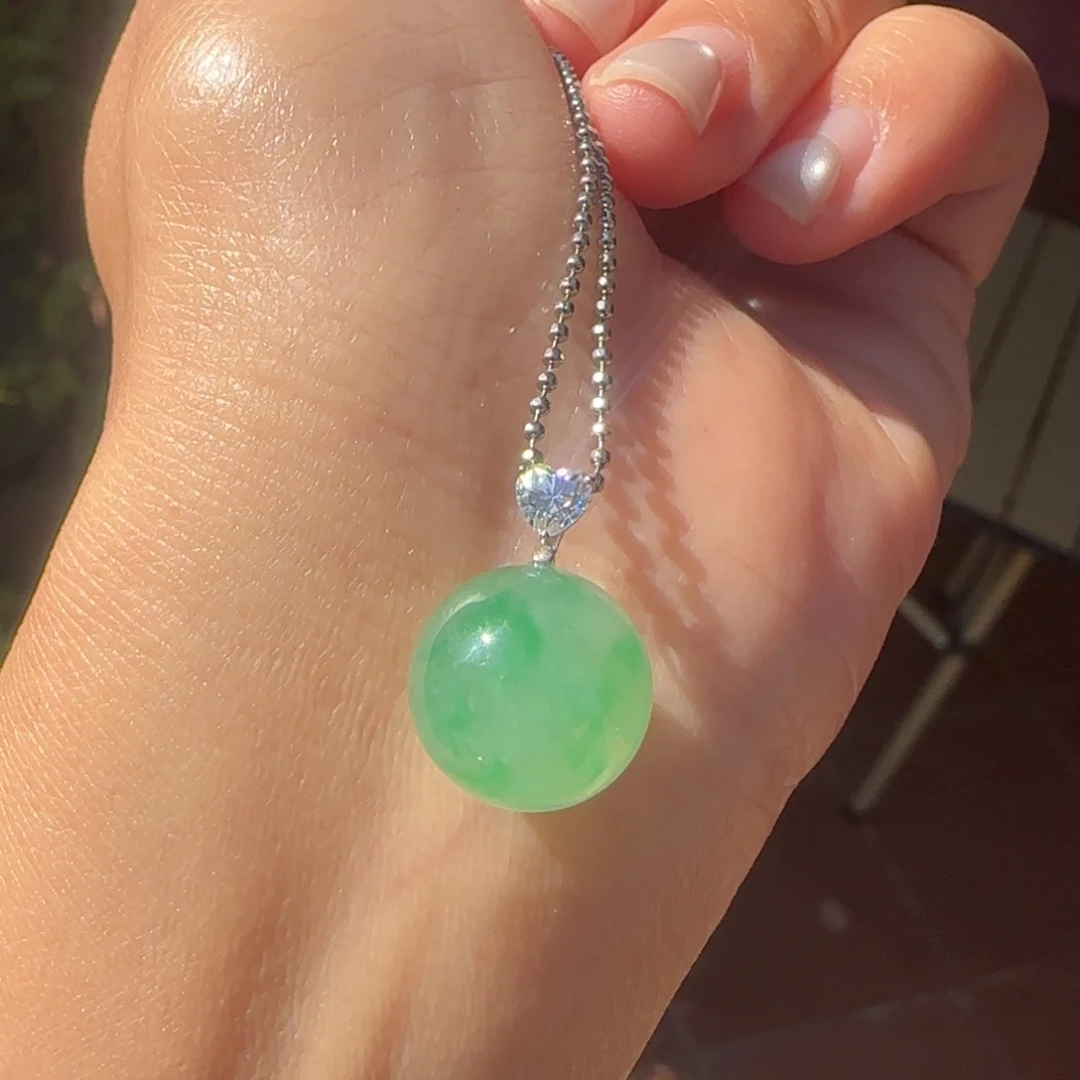 翡翠18K金镶嵌颈饰圆珠