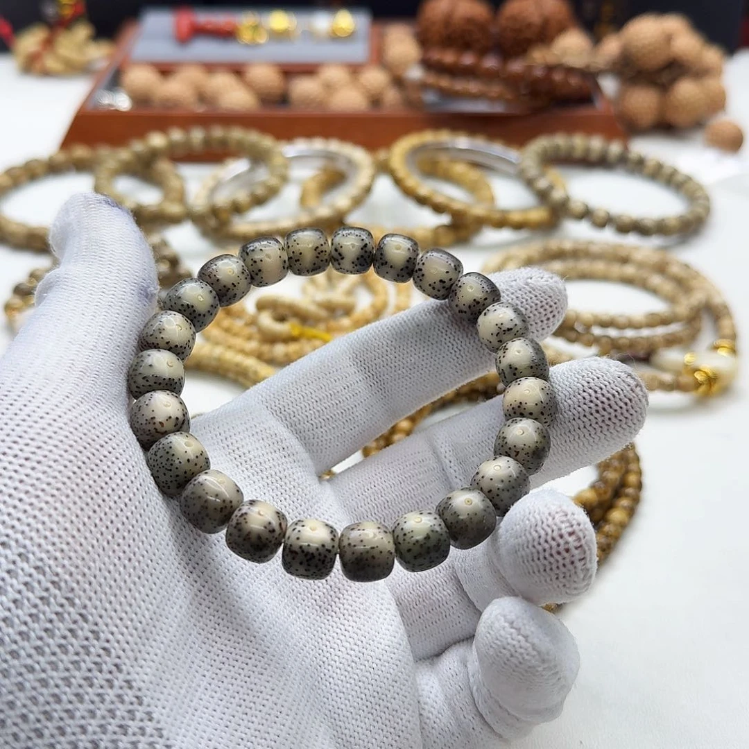 星月菩提吊坠28梵天糯冰绿包白大眼睛10左右桶单圈