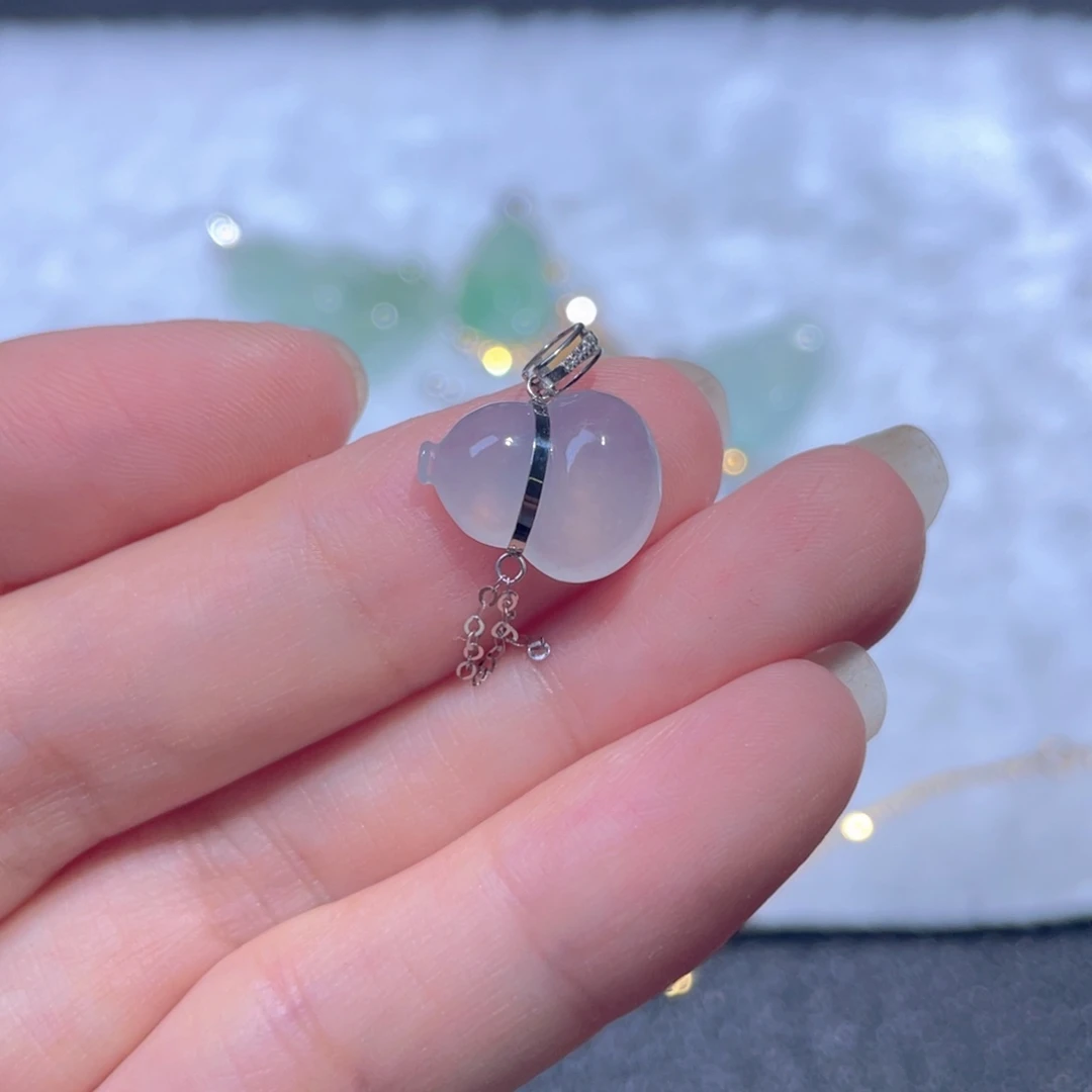 翡翠18K金镶嵌颈饰翡翠