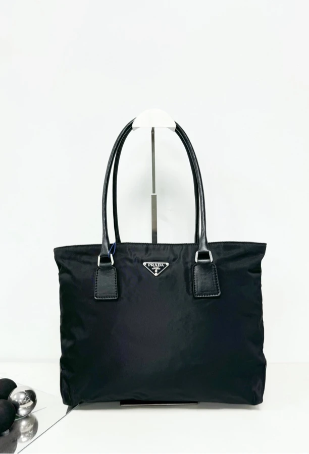 95新 Prada/普拉达 黑银降落伞托特包 单肩包/秋境