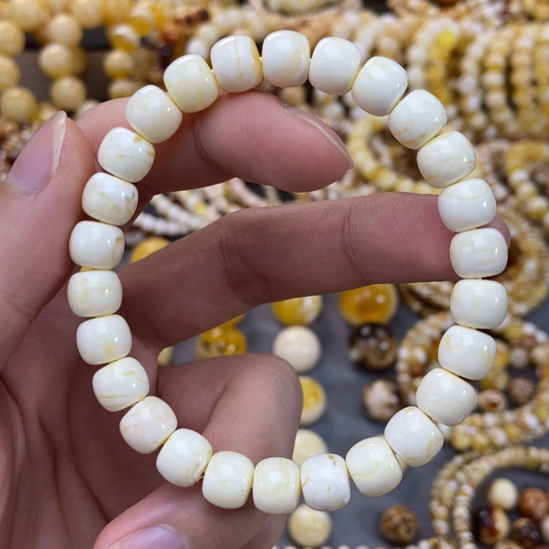 琥珀未镶嵌手链8.5mm瓷白浓蜡