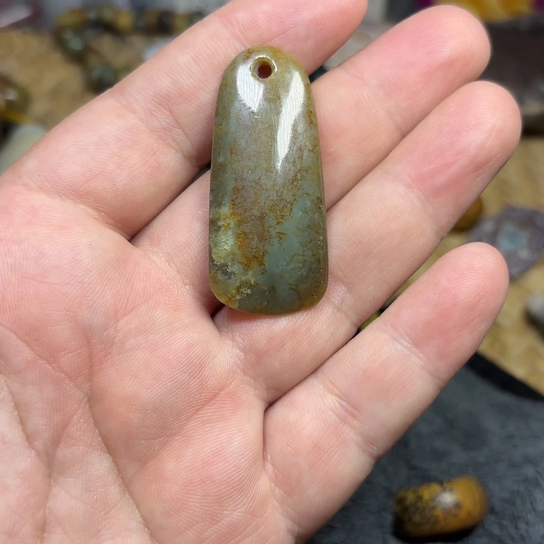 岫岩河磨玉（透闪石质玉）未镶嵌颈饰