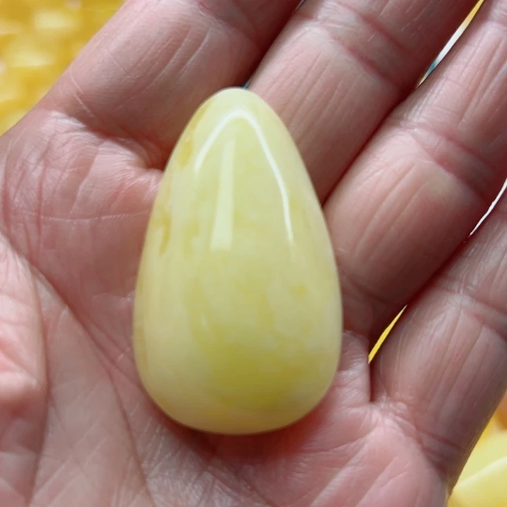 琥珀（矿物珀）未镶嵌裸石