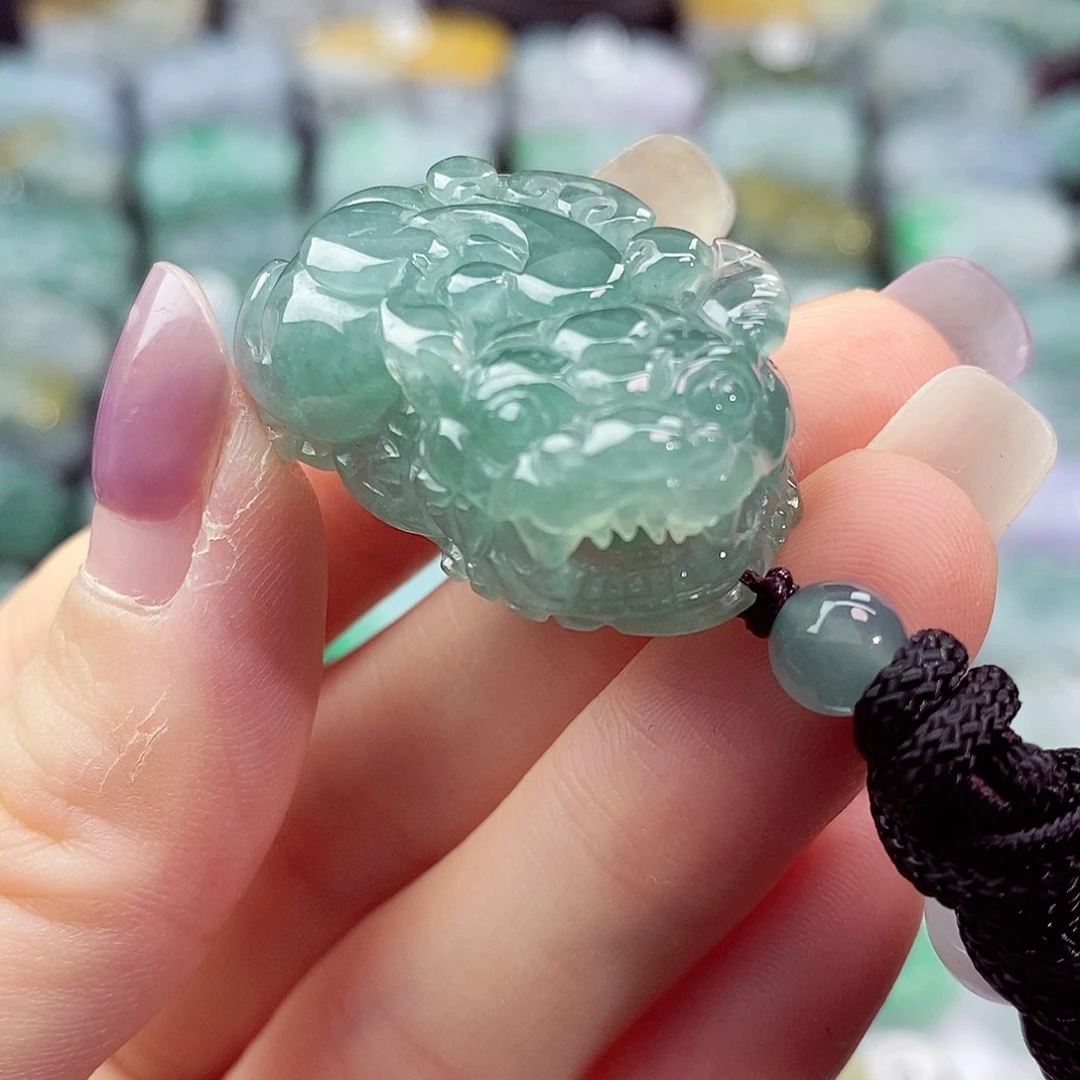 颈饰未镶嵌翡翠天然