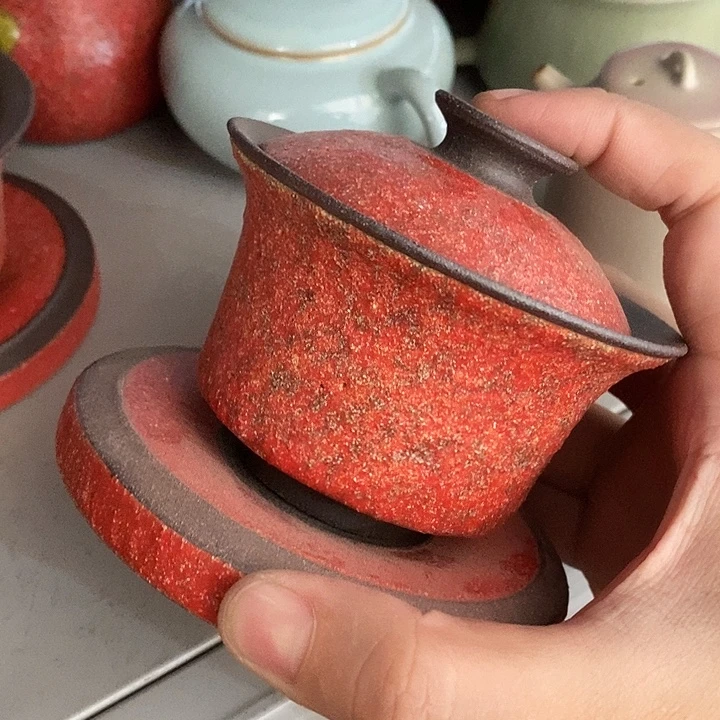 陶瓷艺术品及陶瓷壶