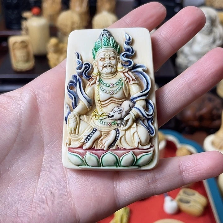 弘***宇树脂制品精品雕刻工艺品