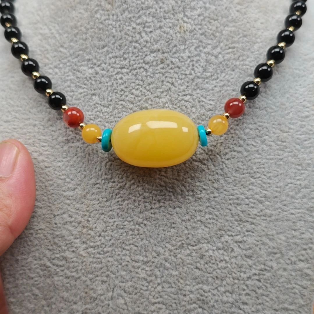 未镶嵌吊坠(赠链)蜜蜡