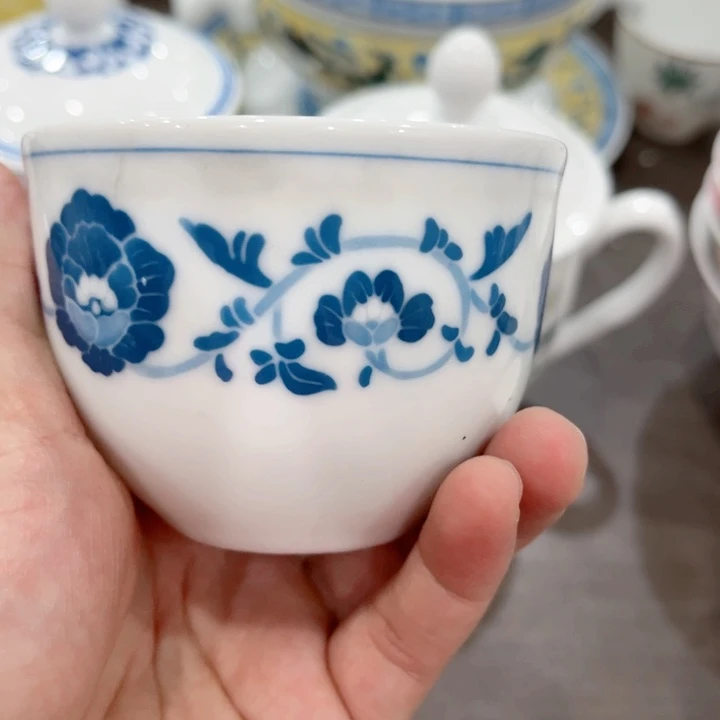 杯釉下青花瓷器的造型设计