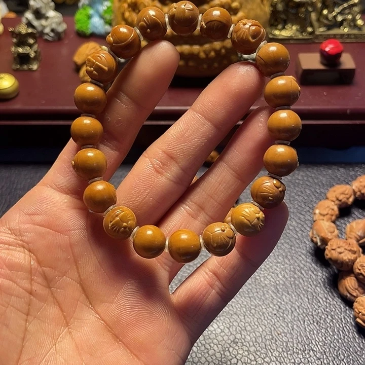 狂***野猴头核桃雕刻瑕疵机器猫