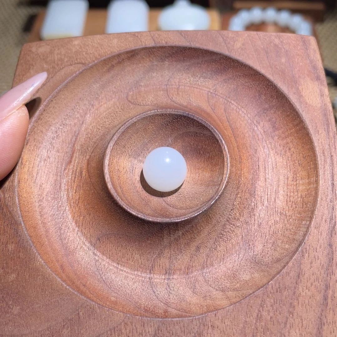 未镶嵌手链和田玉蛋面