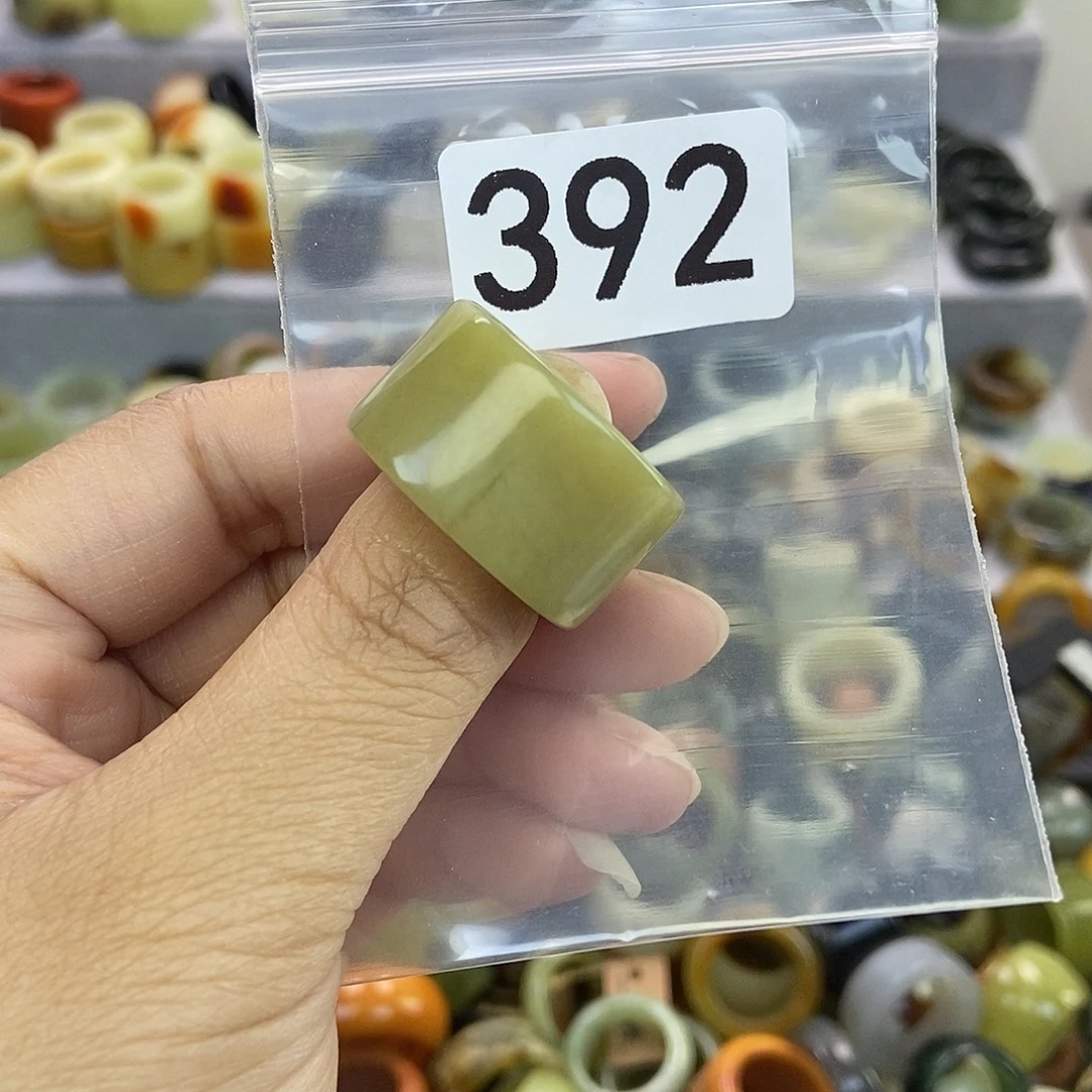 小***舟蛇纹石玉未镶嵌戒指