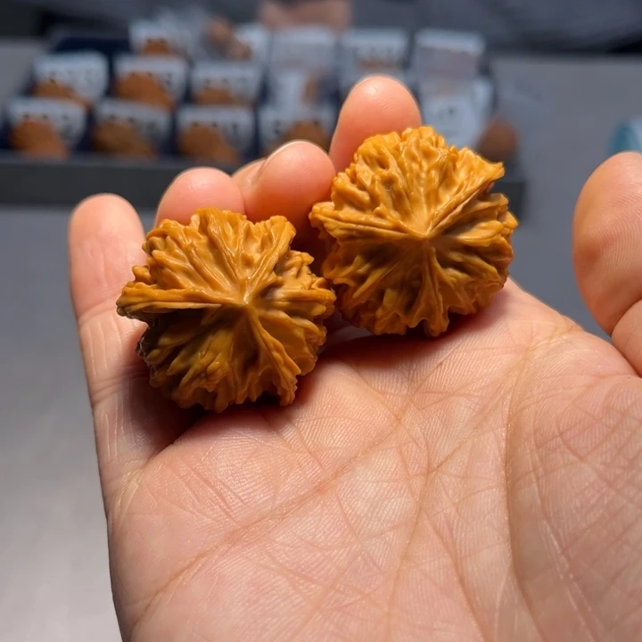 文玩核桃把件三棱538