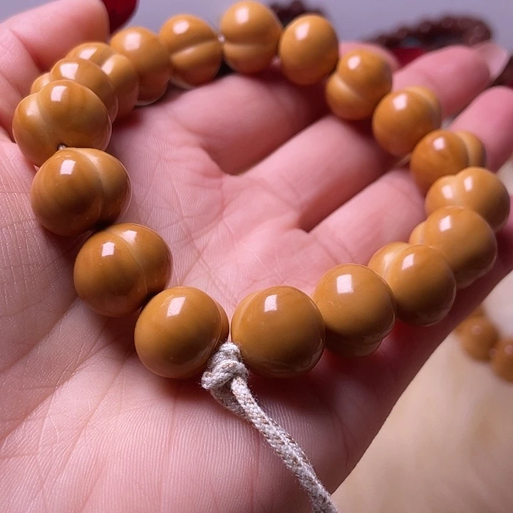 陈****猴头核桃手串一物15镜面柯基屁桃