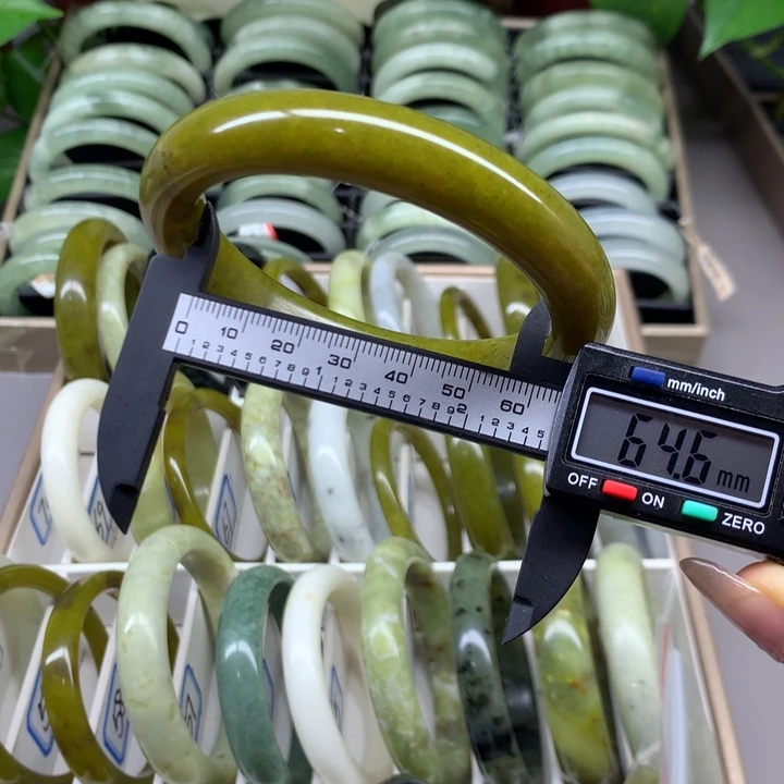 未镶嵌蛇纹石玉手镯70