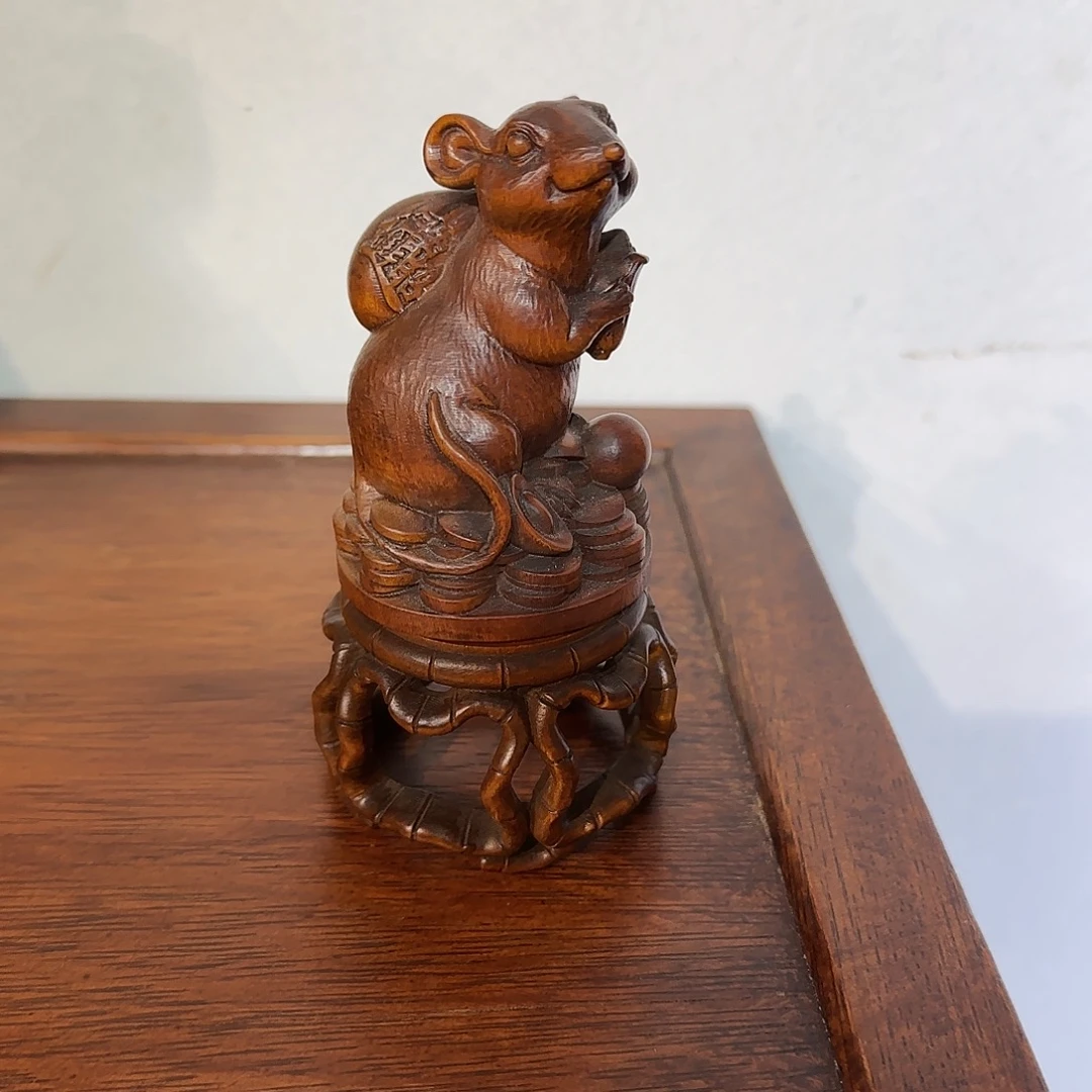 布***哥黄杨木老鼠摆件和底座