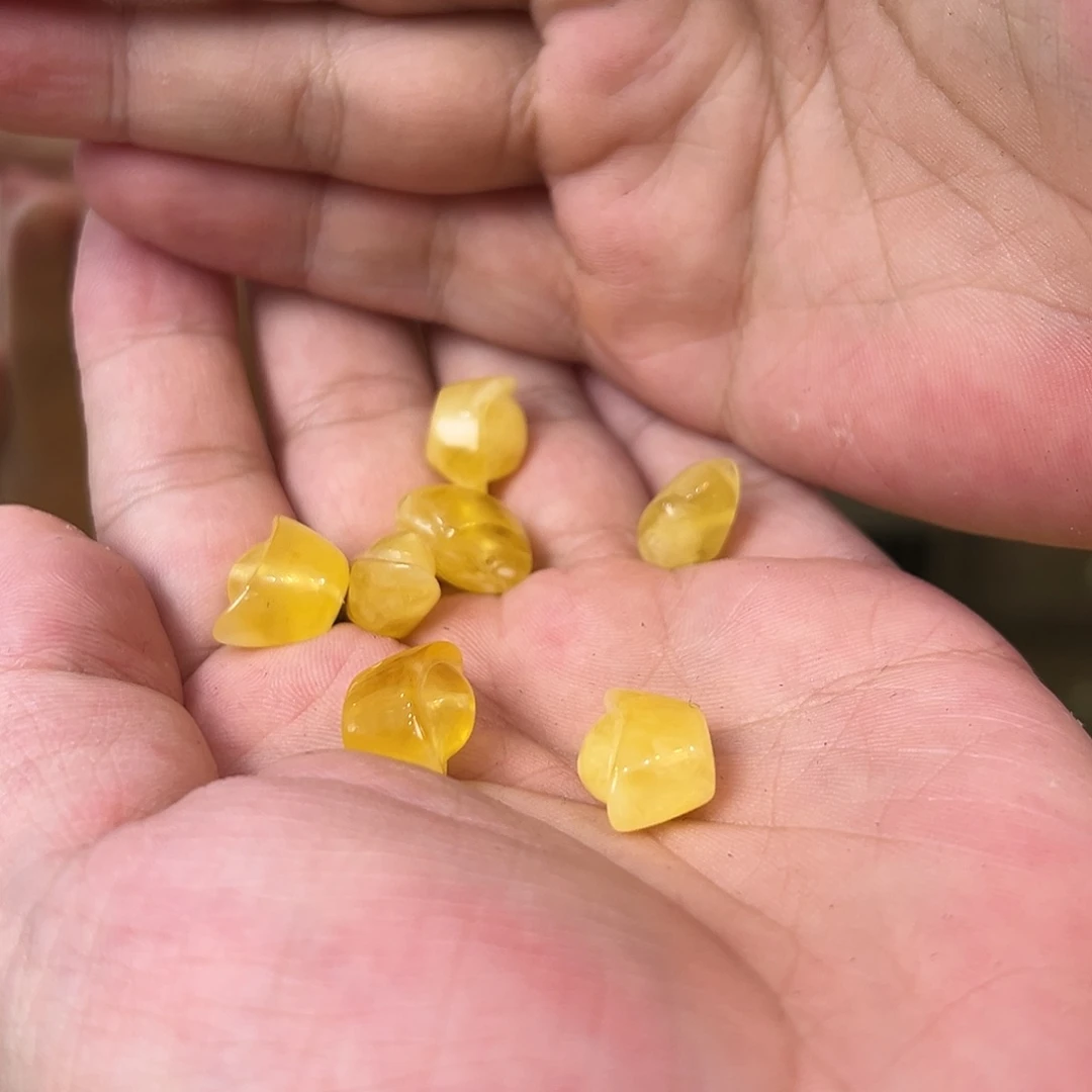 琥珀珠宝奇石未镶嵌多样性发其一