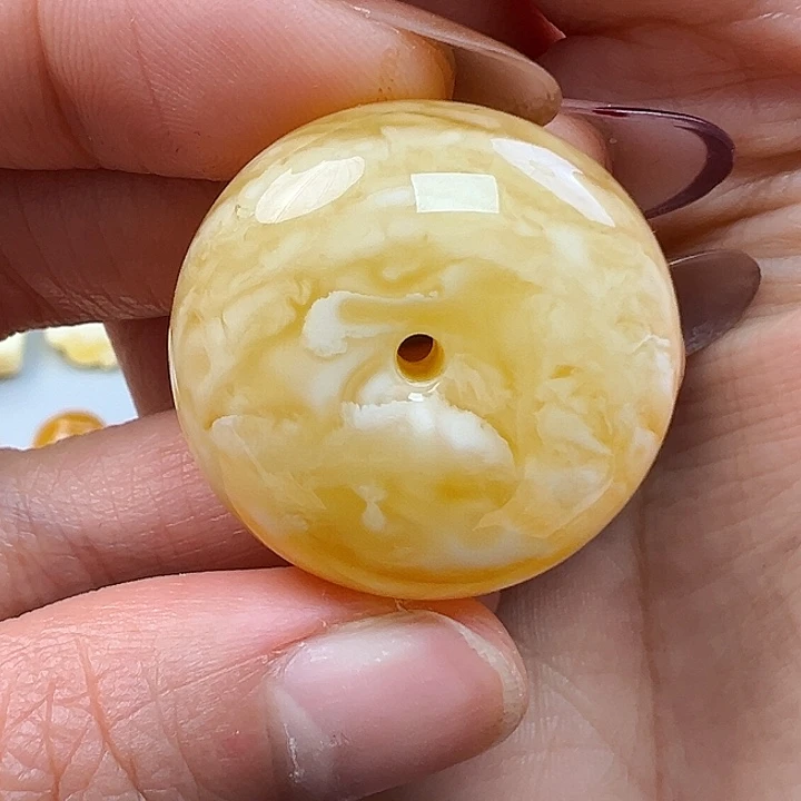 蜜蜡未镶嵌珠宝奇石