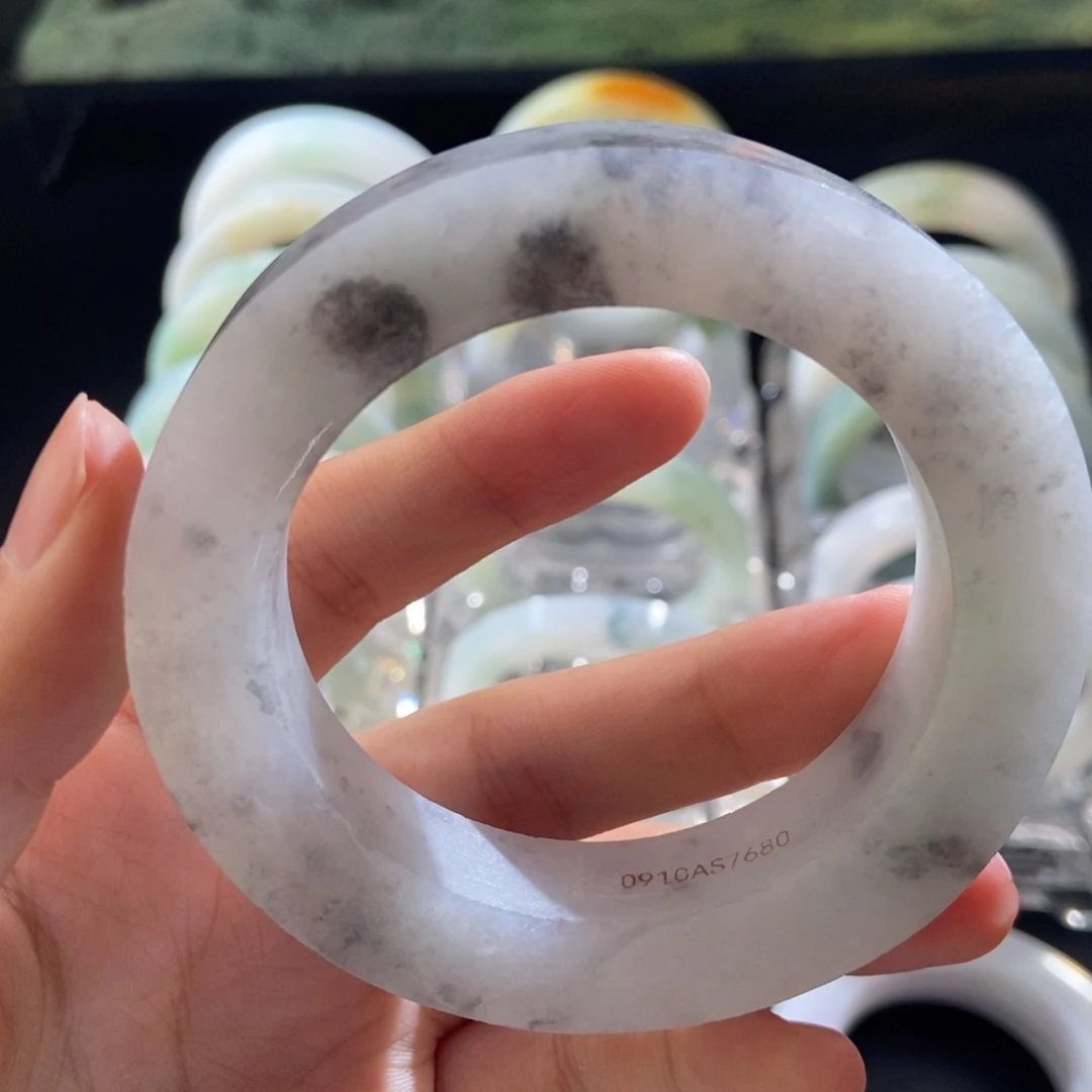 土***大定制翡翠未镶嵌翡翠手镯