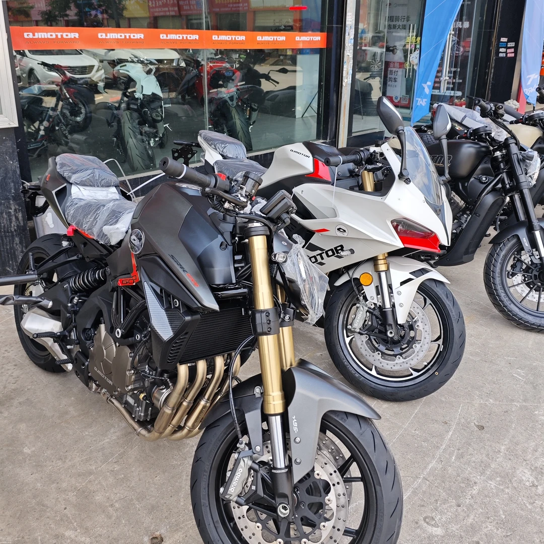 钱江qjmoto追600四缸街车摩托车机车支持分期包牌落地