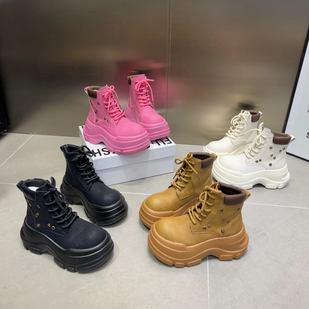 582-1新款超轻厚底四色洋气短靴时尚休闲百搭英伦风圆头秋季系带