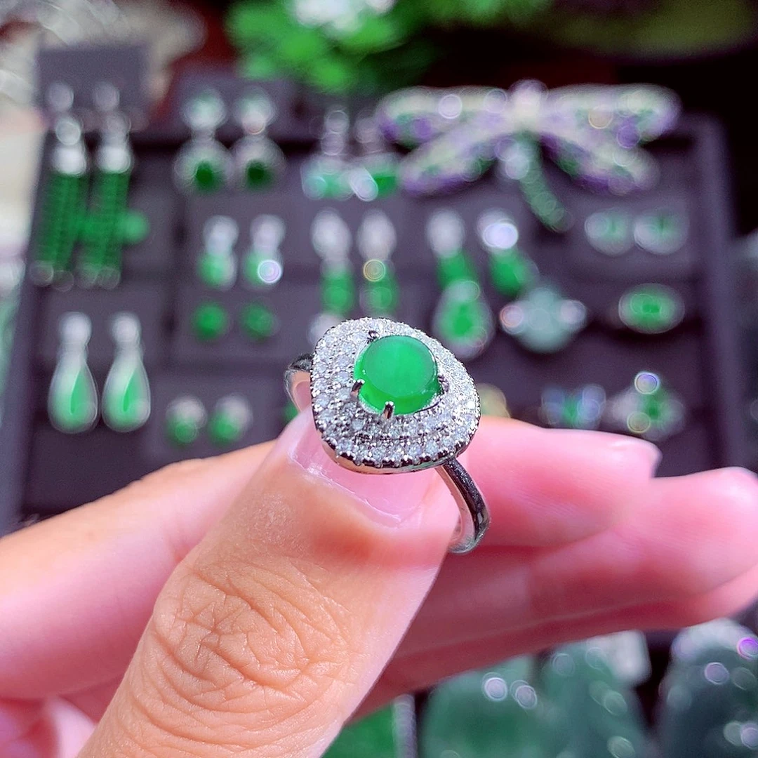 颈饰未镶嵌翡翠天然