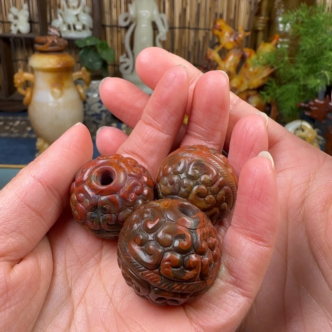 东***南和田玉（糖玉）未镶嵌挂件