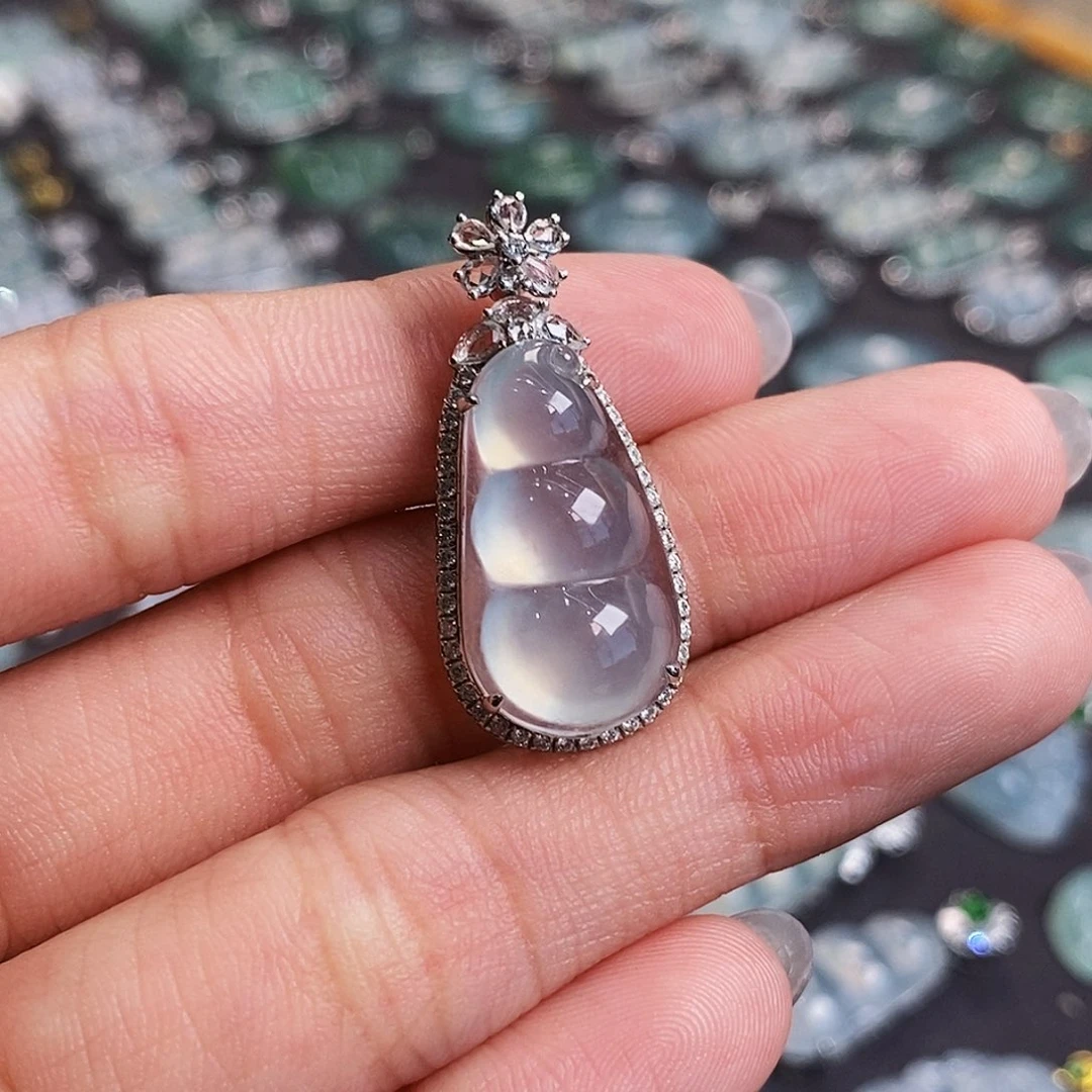 翡翠18K金镶嵌吊坠(赠链)天然缅甸A货翡翠福豆