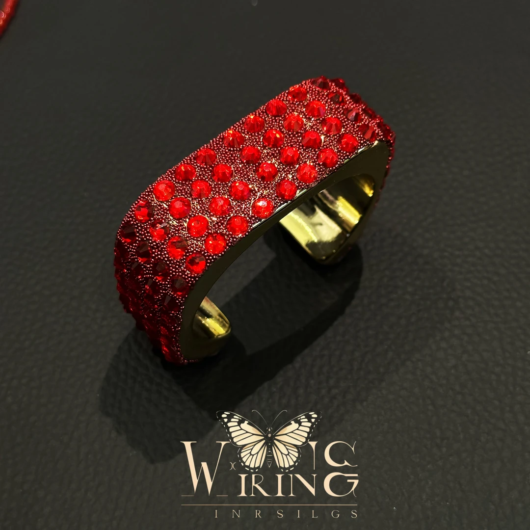 铜合金合成锆石手镯 王大嘴原创 “红晶圆钻”奢华开口宽手镯A277