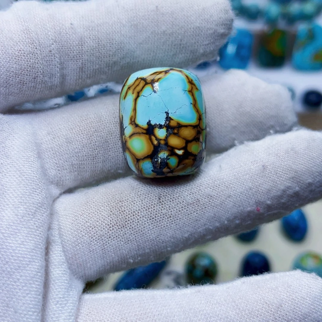 绿松石未镶嵌饰品