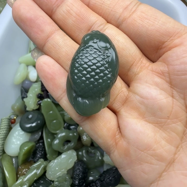 和田玉未镶嵌珠宝奇石