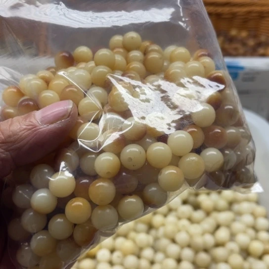 晴***李白玉菩提吊坠瑕疵10炭烤圆珠60颗卡灯牌宠60颗