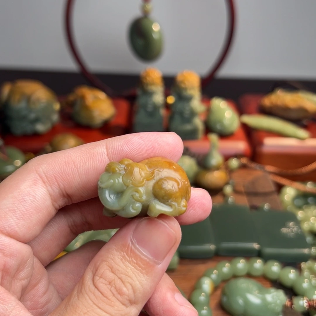 岫岩河磨玉（透闪石质玉）未镶嵌颈饰