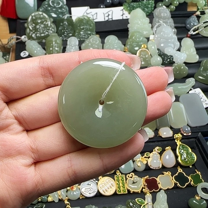 颈饰未镶嵌和田玉?****者
