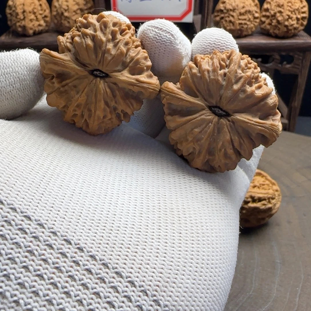 文玩核桃吊坠42团子