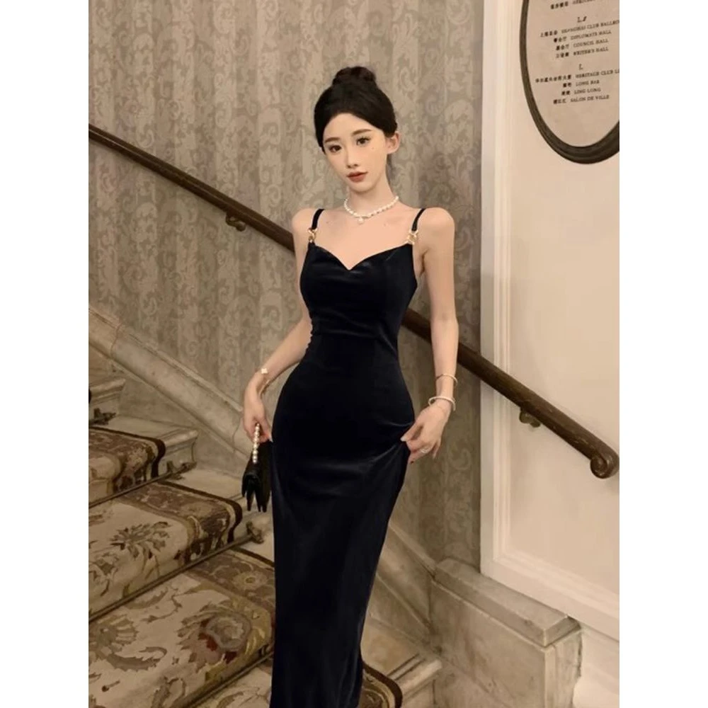 高级感丝绒连衣裙女秋装内搭气质名媛吊带裙子设计褶皱收腰包臀裙