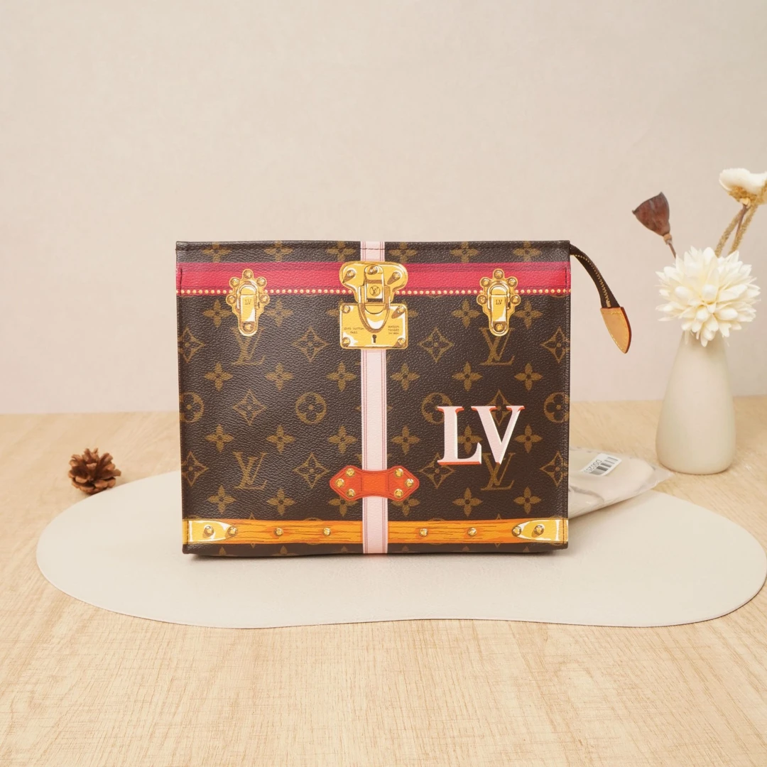 95新 LouisVuitton/路易威登 洗漱包DS025357