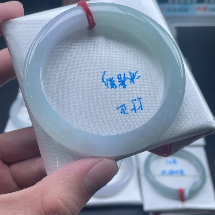 翡翠手镯未镶嵌冰春彩55正