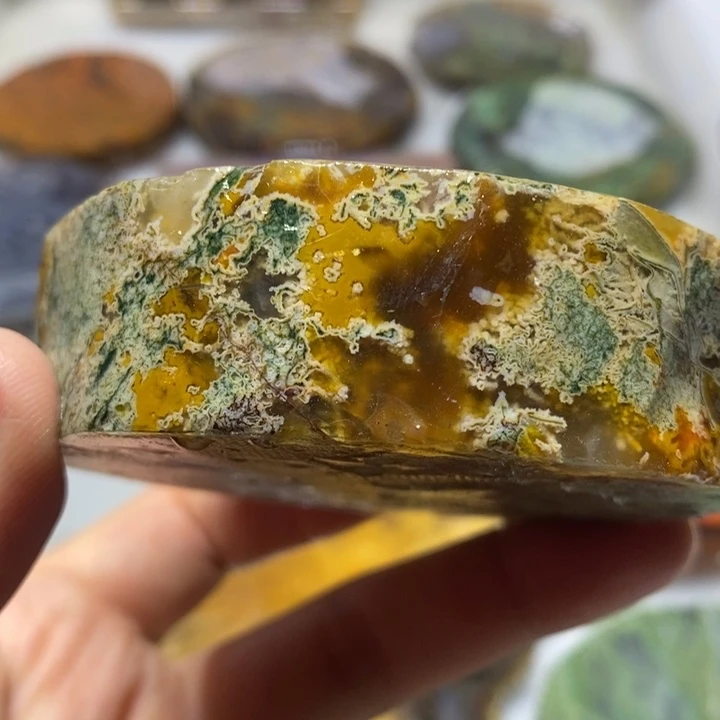 定制玛瑙董**豆手镯定制56