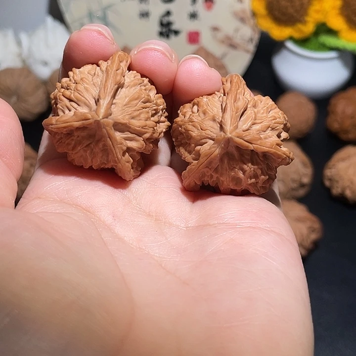 文玩核桃吊坠32+盘山三棱