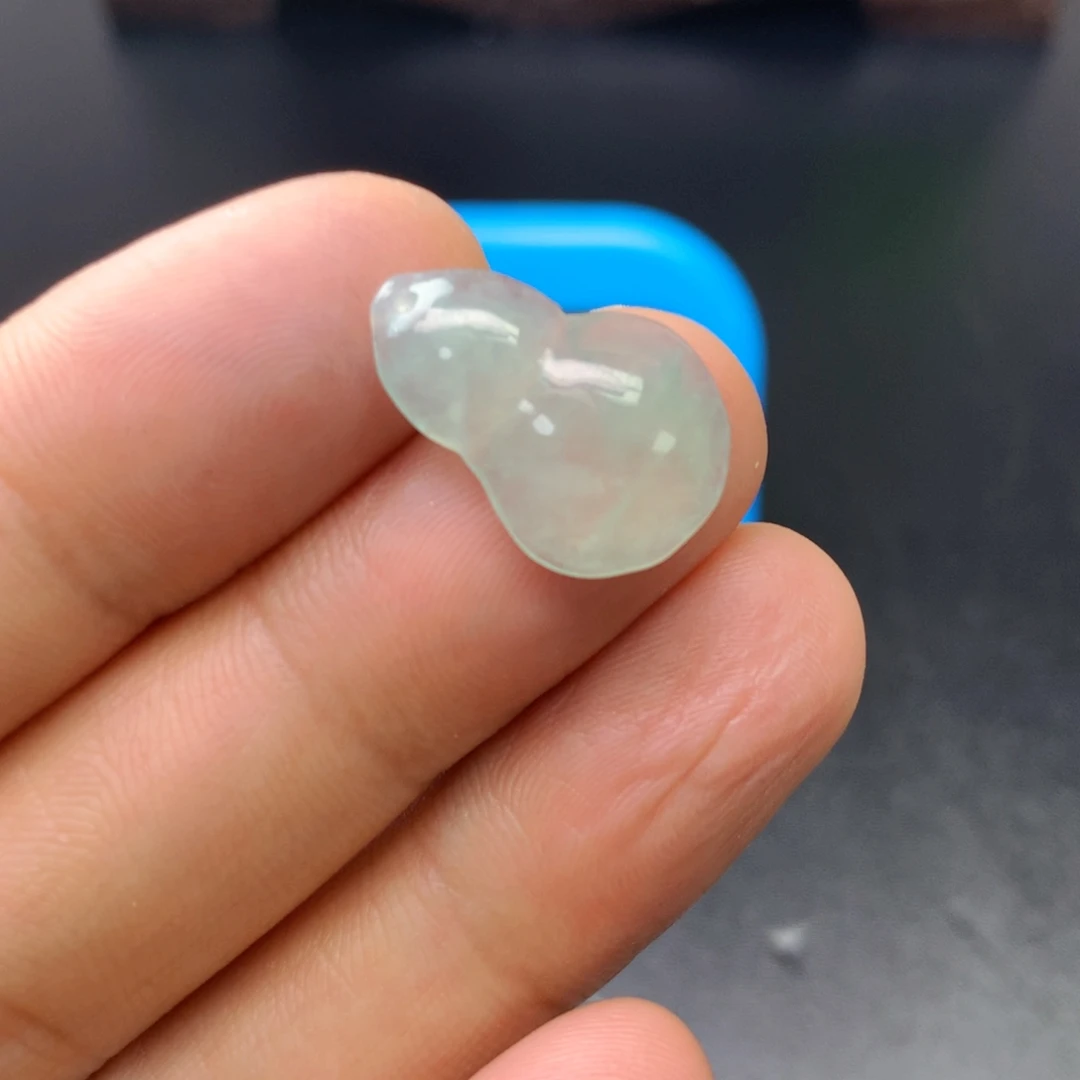 翡翠未镶嵌颈饰翡翠首饰和翡翠珠宝