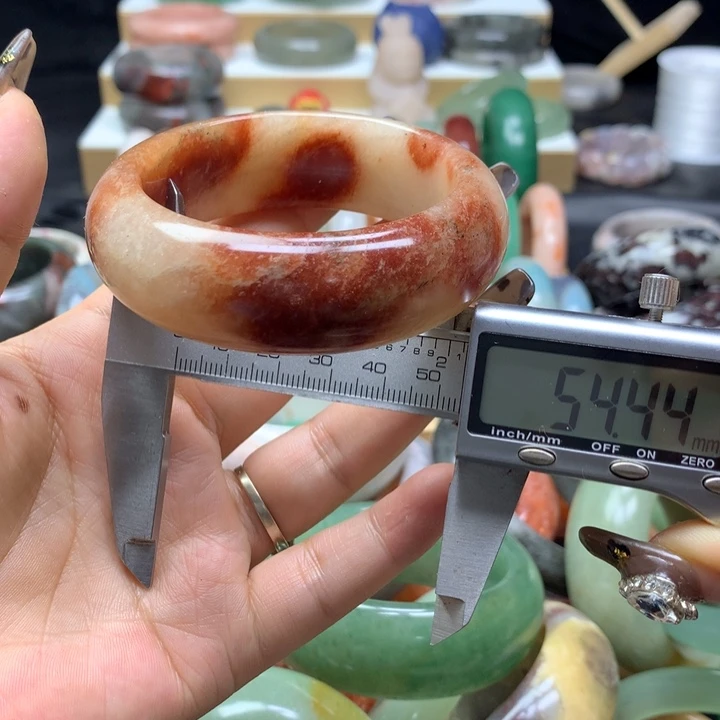 未镶嵌手镯石英质玉