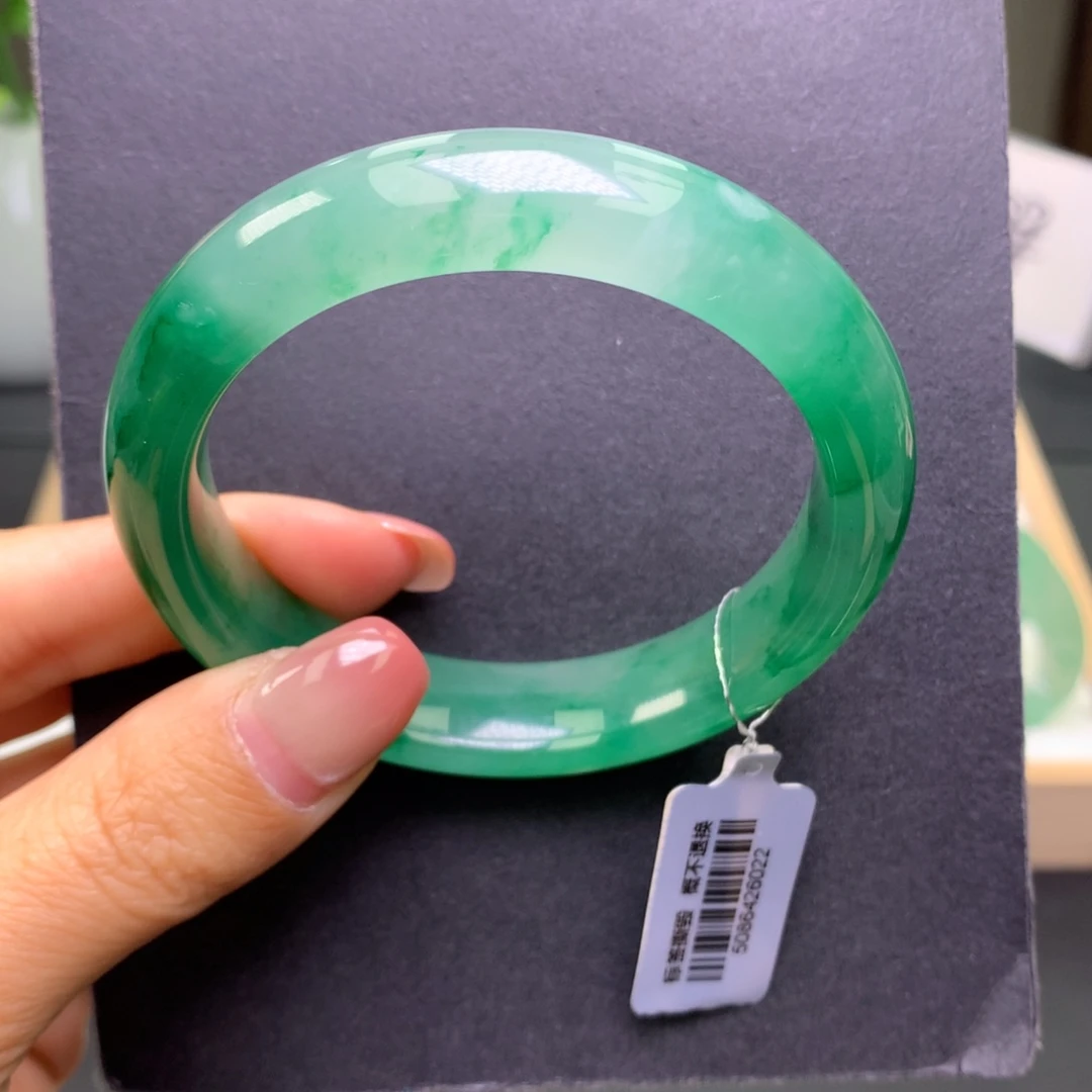 石英质玉（非洲翠）未镶嵌手镯57半山水飘花