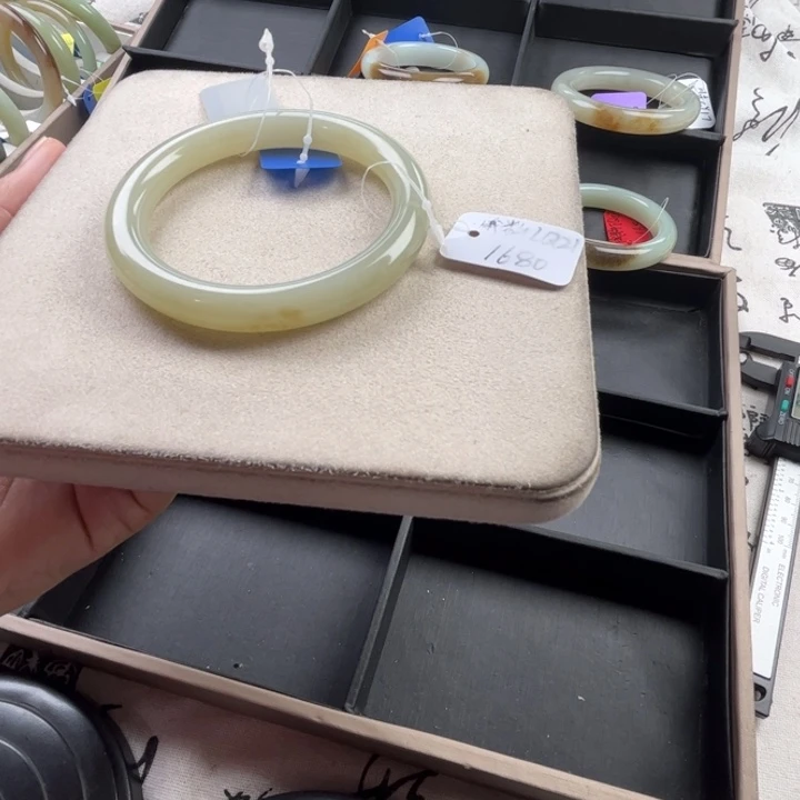 未镶嵌手镯和田玉玲珑美镯57