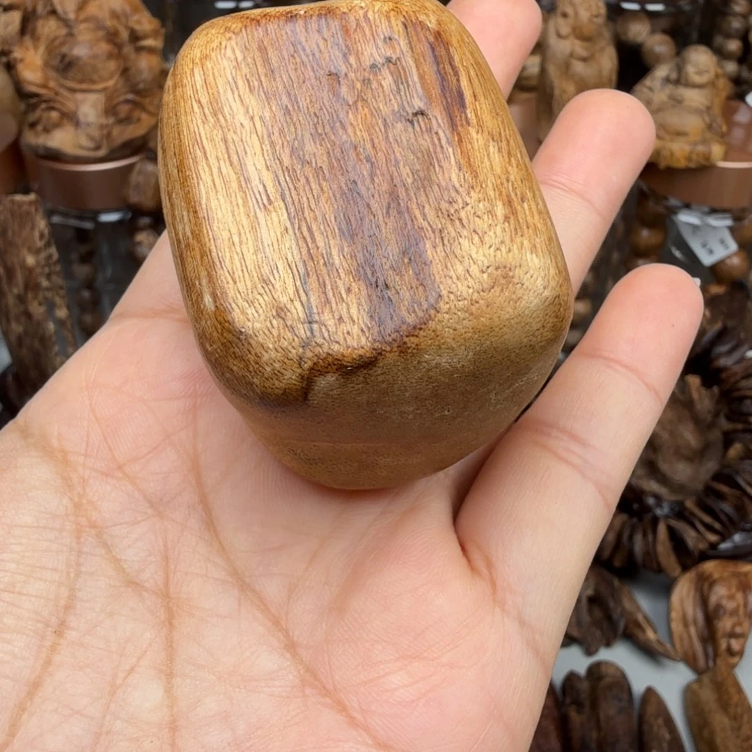 沉香碎屑沉香惠安手把件 19.6 克