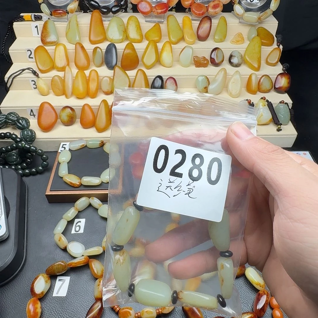 和田玉吊坠(赠链)未镶嵌万**新