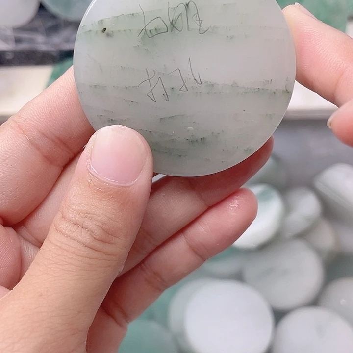 颈饰未镶嵌石英质玉七*